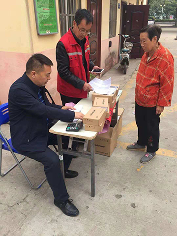 总经理杨鹏现场受理用户业务